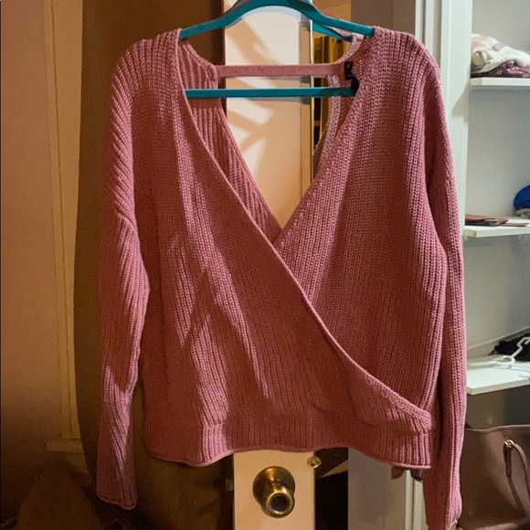 moon & madison Sweaters - 🌻 2/$15 Mauve Knit Surplice Sweater